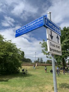 photo of the plaque for the Dafne Schippers Bridge